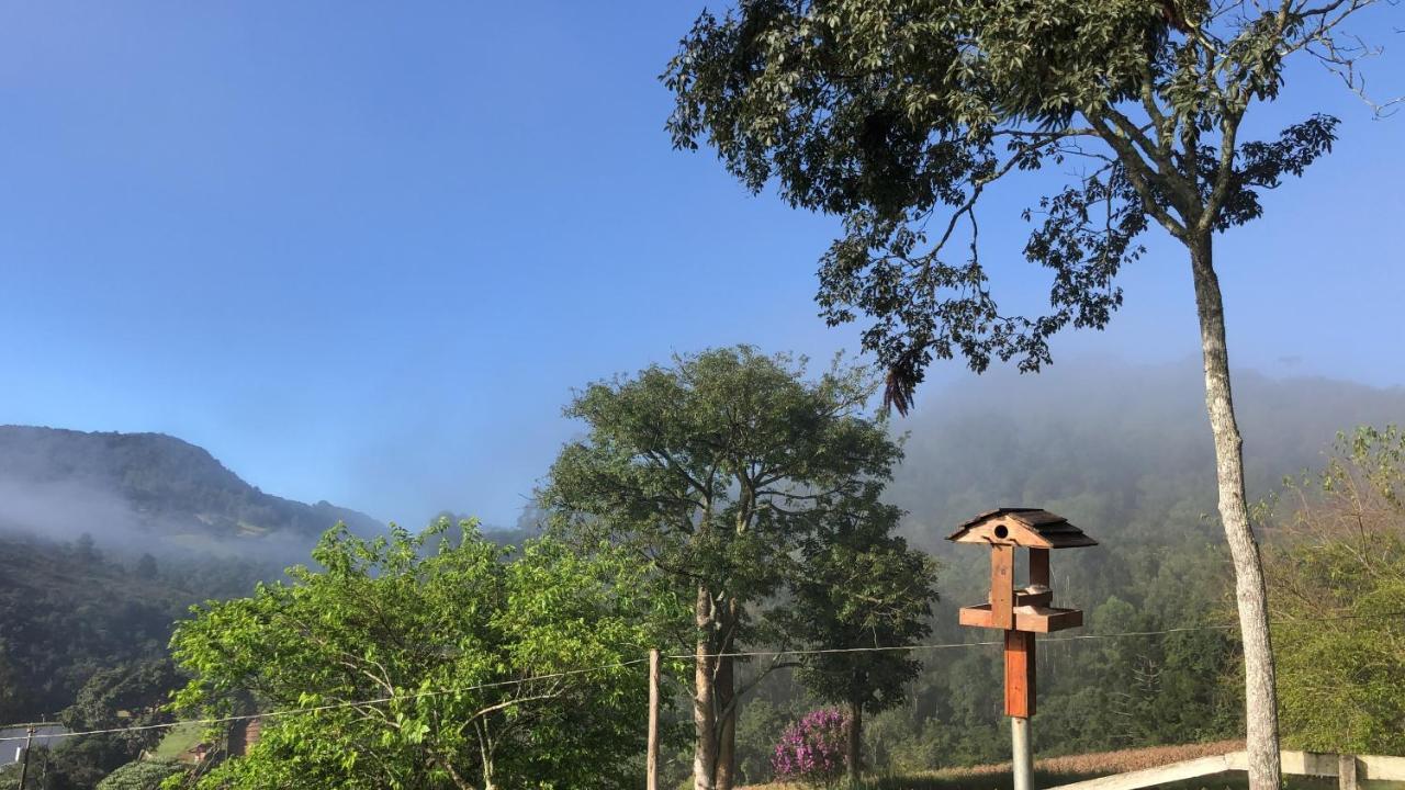 Pousada Pedra Da Mata Chales Na Montanha Munhoz Exteriér fotografie