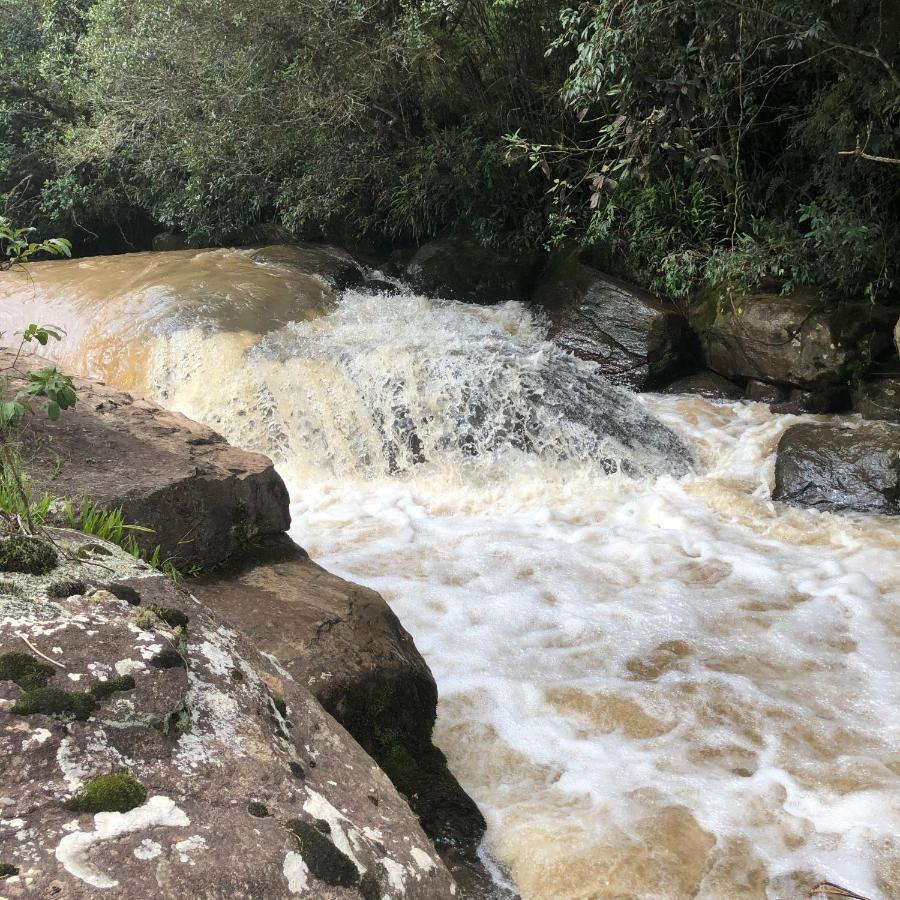 Pousada Pedra Da Mata Chales Na Montanha Munhoz Exteriér fotografie