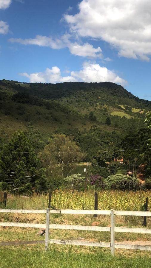 Pousada Pedra Da Mata Chales Na Montanha Munhoz Exteriér fotografie