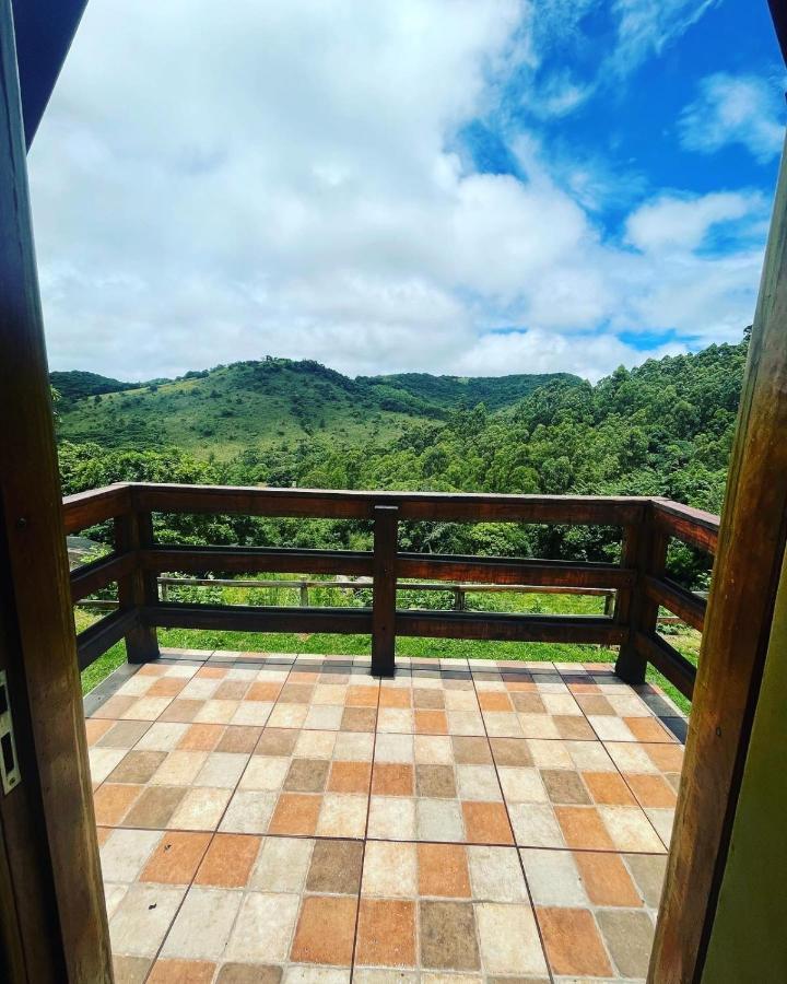 Pousada Pedra Da Mata Chales Na Montanha Munhoz Exteriér fotografie
